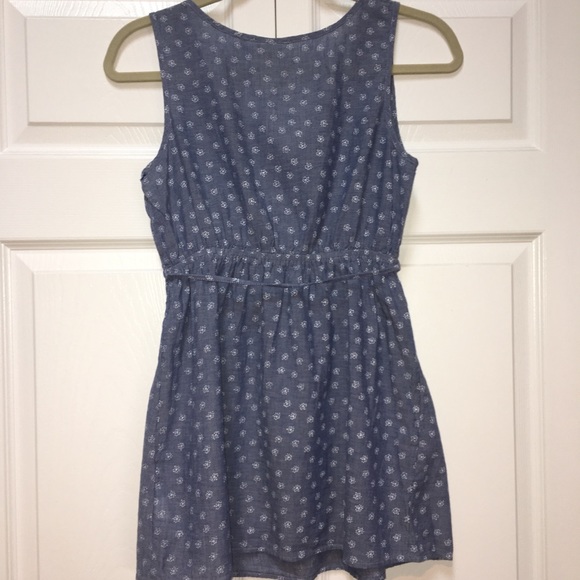 Two Hearts Maternity Chambray Sleeveless Top - Picture 2 of 4